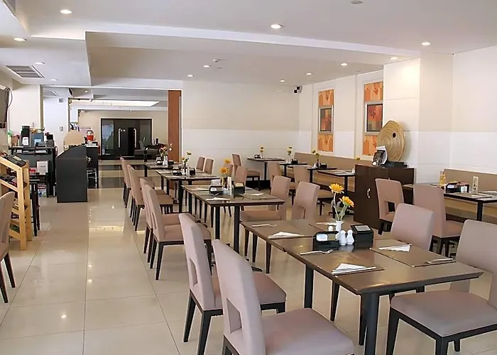 Furamaxclusive Sathorn,