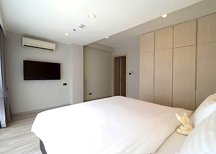 Furamaxclusive Sathorn, Hotell